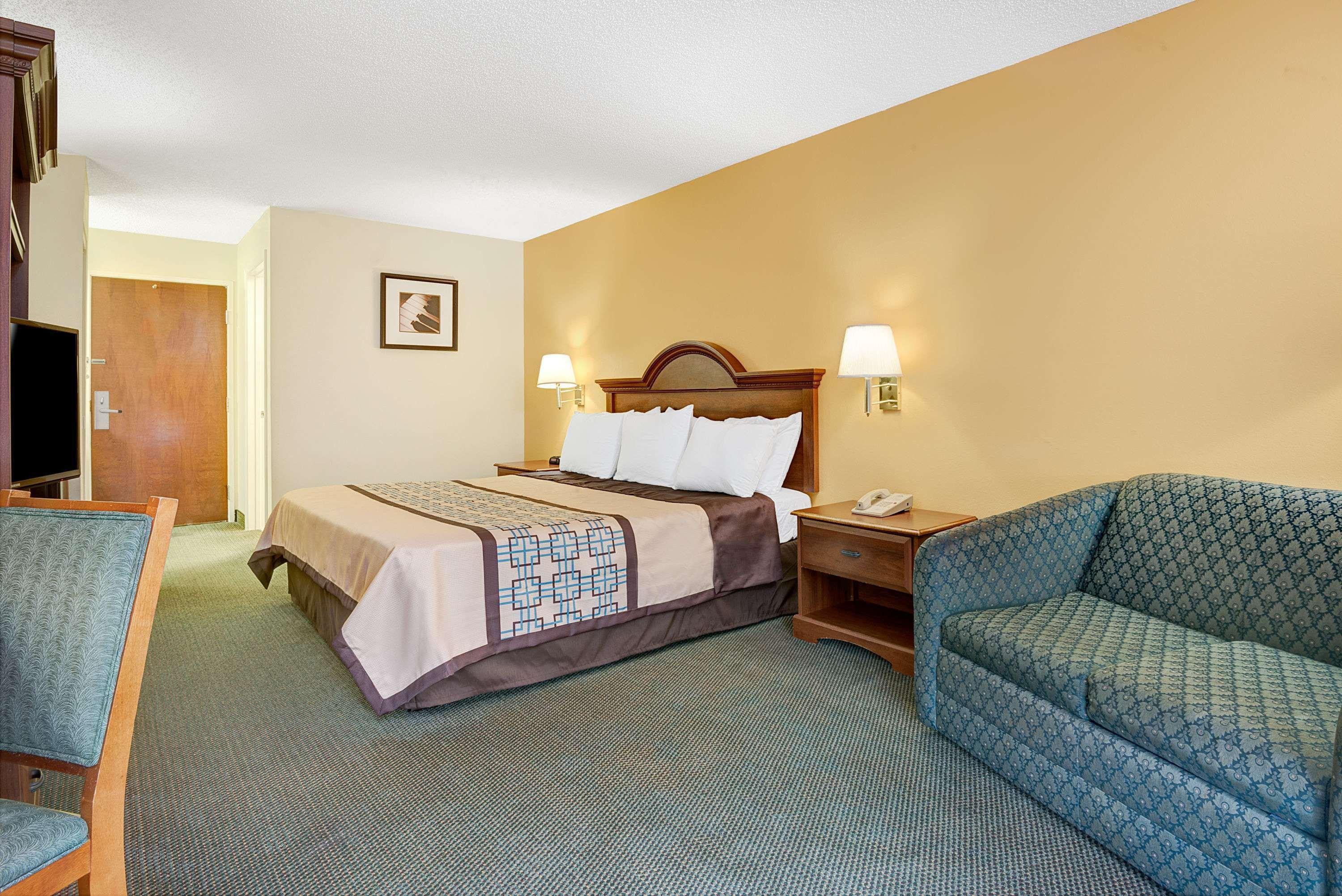 Haw River Days Inn By Wyndham Burlington East מראה חיצוני תמונה
