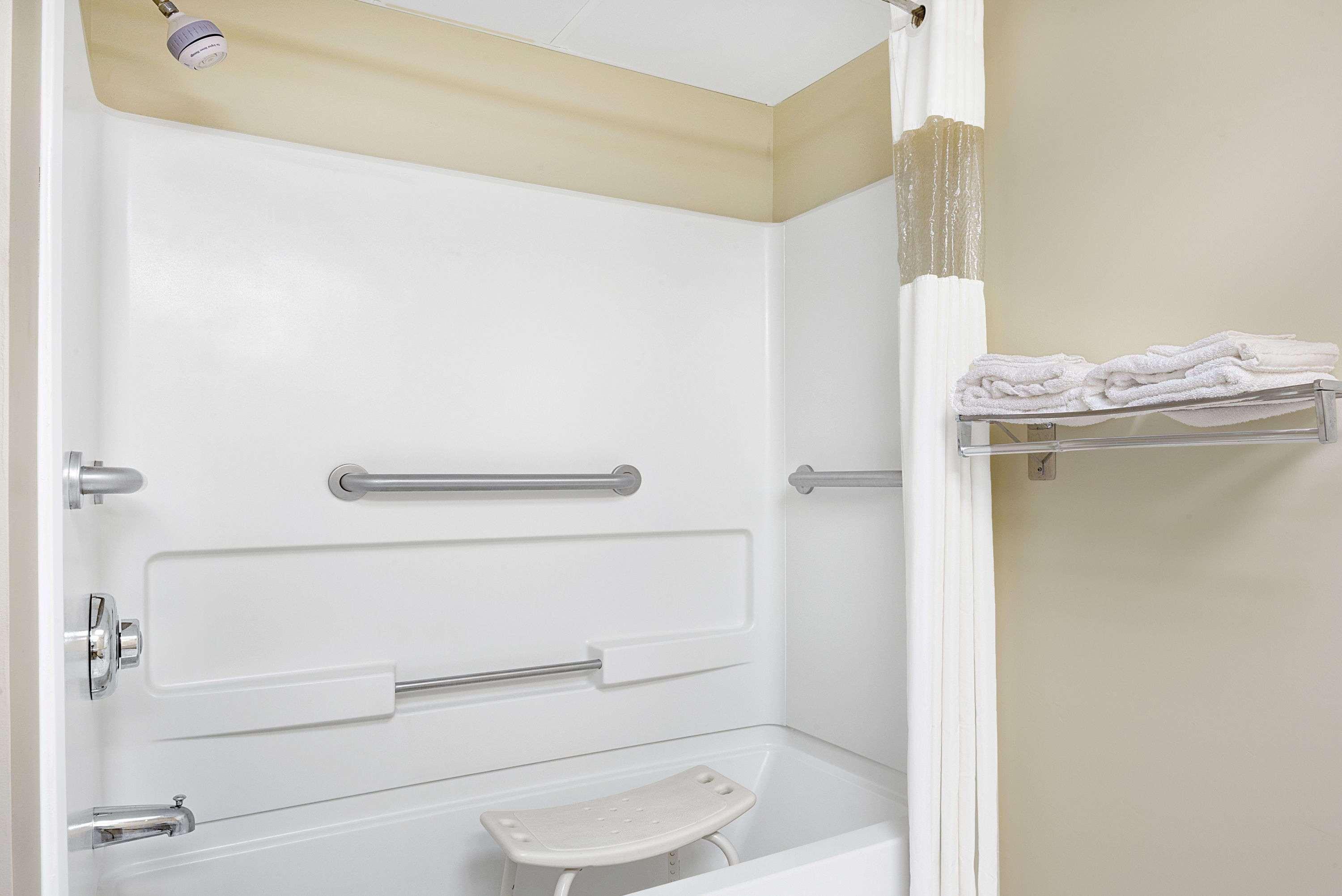 Haw River Days Inn By Wyndham Burlington East מראה חיצוני תמונה