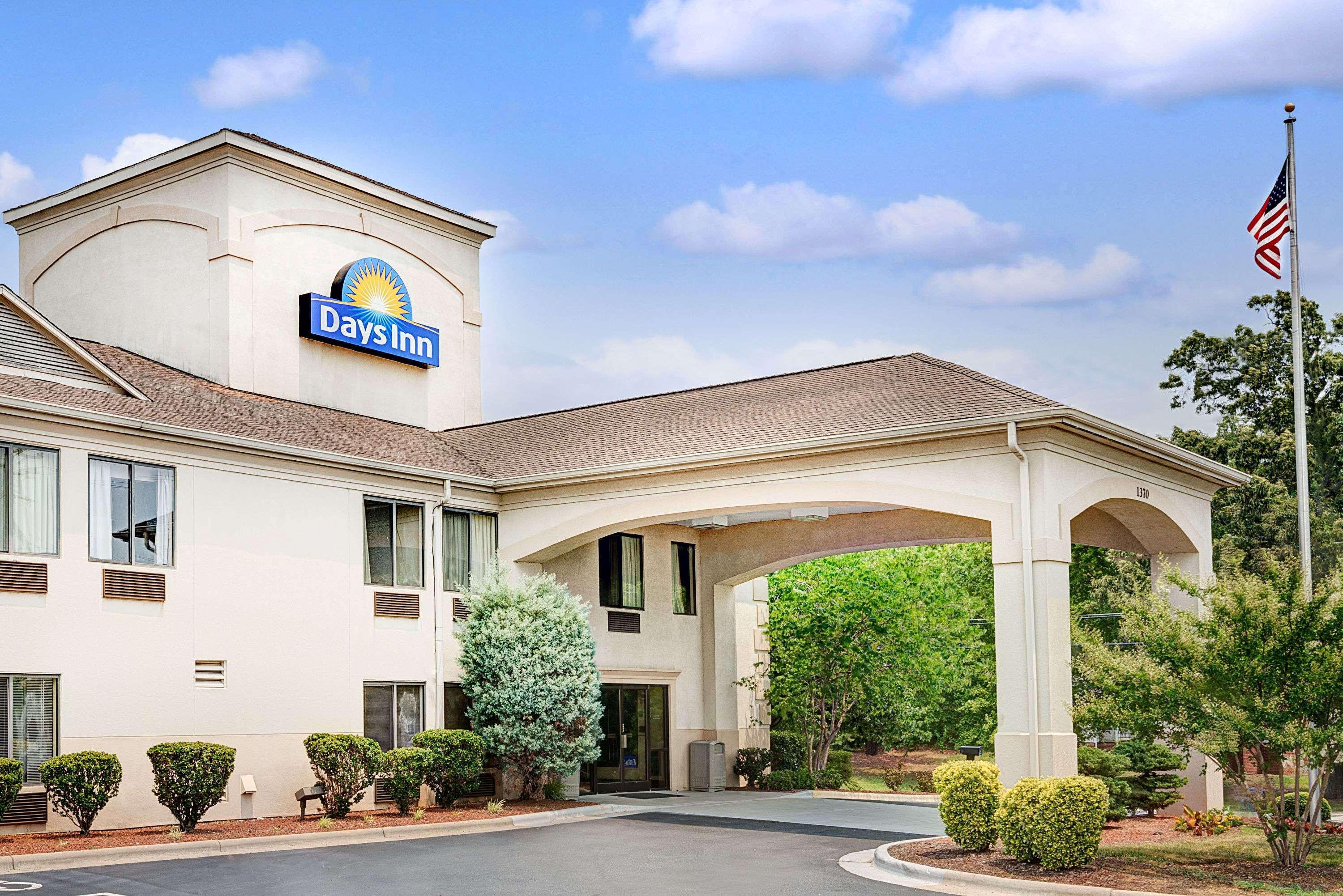 Haw River Days Inn By Wyndham Burlington East מראה חיצוני תמונה