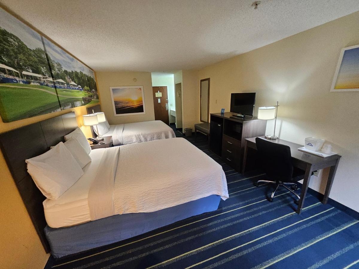 Haw River Days Inn By Wyndham Burlington East מראה חיצוני תמונה