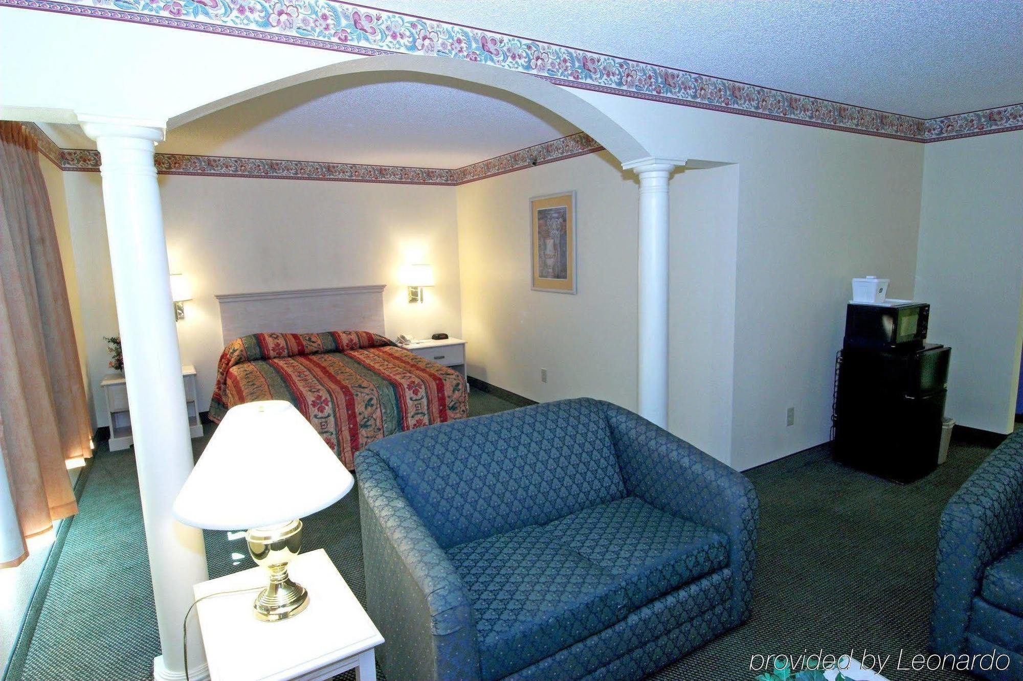 Haw River Days Inn By Wyndham Burlington East חדר תמונה