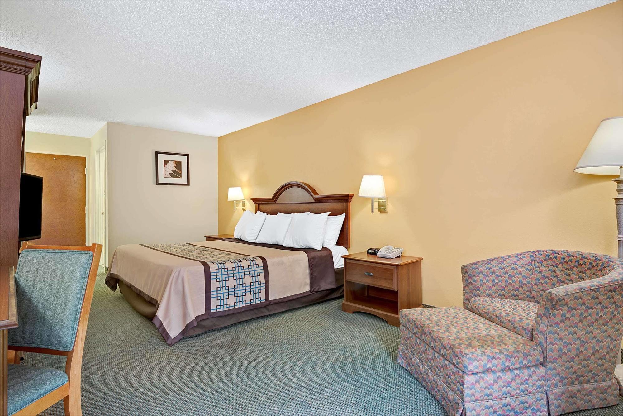 Haw River Days Inn By Wyndham Burlington East מראה חיצוני תמונה